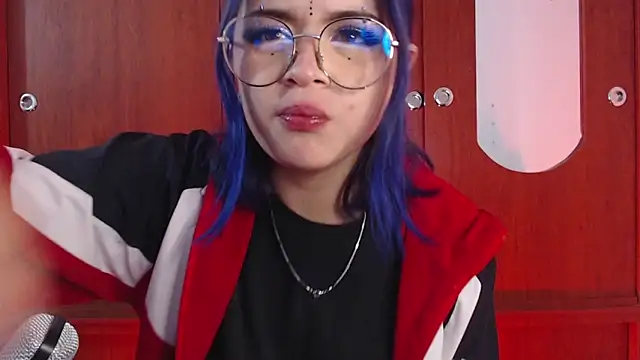 Snapshot of Raventh_ chatting on April 23, 2026, 12:15 pm Raventh online show from April 23, 2026, 12:15 pm