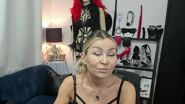 crystaLUX online show from June 3, 2026, 4:15 am