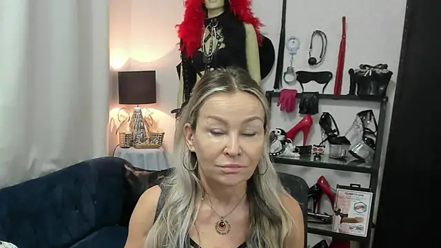 crystaLUX online show from June 18, 2026, 4:35 am