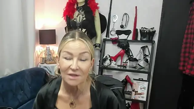 crystaLUX online show from July 8, 2026, 4:39 am