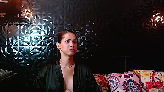 PINK  LOLA1 online show from October 15, 2025, 12:33 am