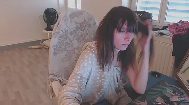 missthon0 online show from December 10, 2024, 11:43 am