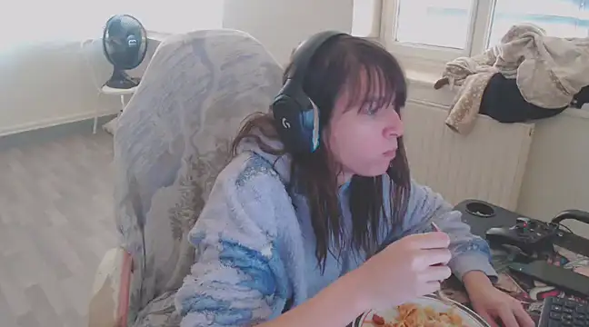 missthon0 online show from December 15, 2024, 2:48 pm