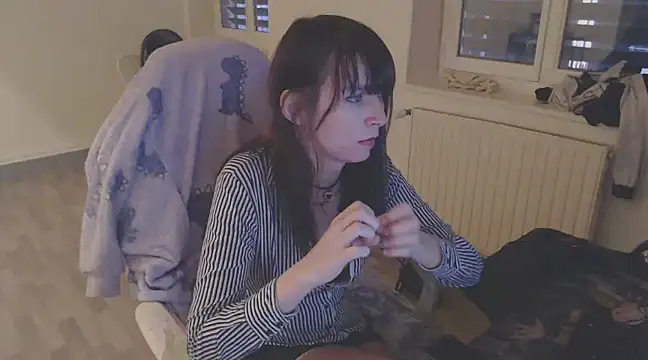 missthon0 online show from December 18, 2024, 4:17 pm