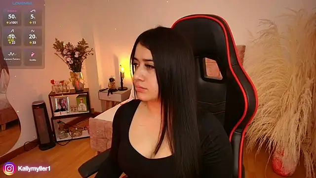 KallyMyller1 online show from December 24, 2024, 3:37 pm