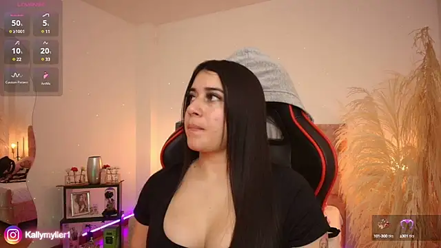 KallyMyller1 online show from January 28, 2025, 7:42 pm