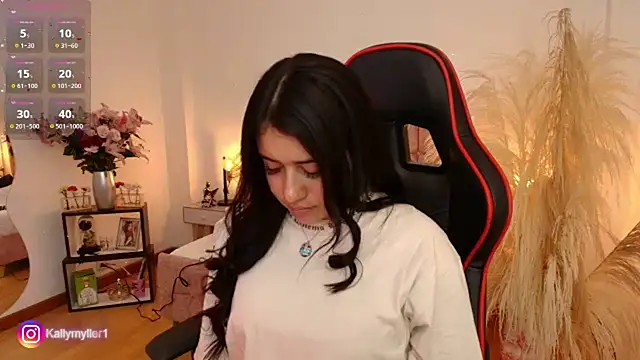 KallyMyller1 online show from February 21, 2025, 7:43 pm