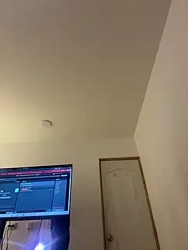 KallyMyller1 online show from April 10, 2026, 7:40 pm