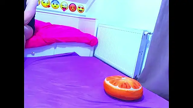 evehotty online show from February 13, 2026, 8:05 pm