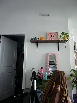 LucidLucy online show from February 22, 2026, 3:32 pm