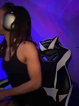 Snapshot of thebrattygoddess chatting on December 17, 2024, 11:39 am thebrattygoddess online show from December 17, 2024, 11:39 am