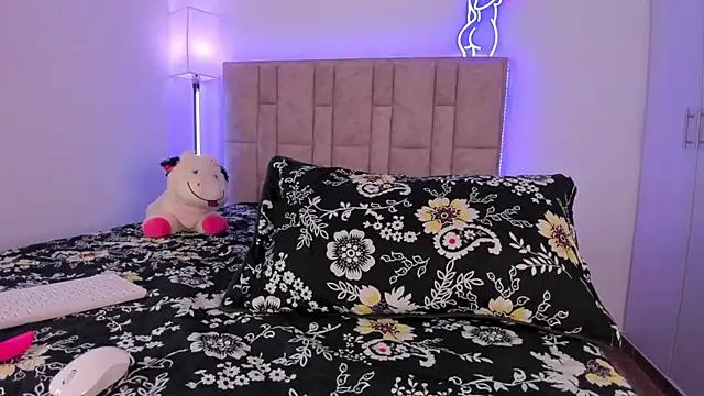 Snapshot of DannaTeen chatting on March 1, 2025, 12:17 am DannaTeen online show from March 1, 2025, 12:17 am