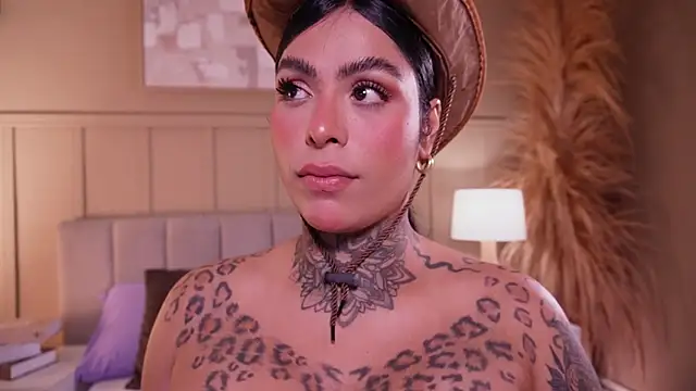 curvyliciousss online show from April 9, 2026, 5:18 pm