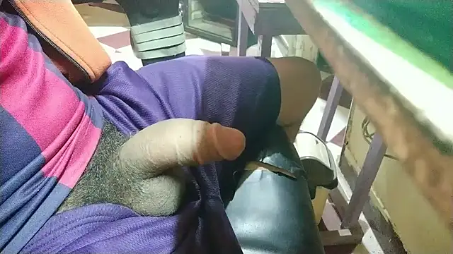 growing20yo online show from December 1, 2024, 10:21 pm