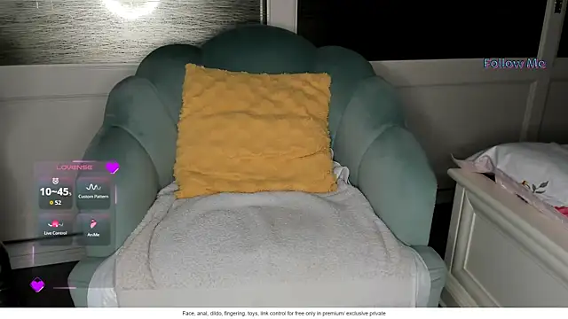 Snapshot of bigkiss4u_carla chatting on July 20, 2026, 12:18 pm bigkiss4u carla online show from July 20, 2026, 12:18 pm