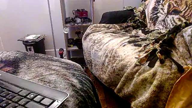 justinewe69 online show from January 6, 2026, 3:43 am