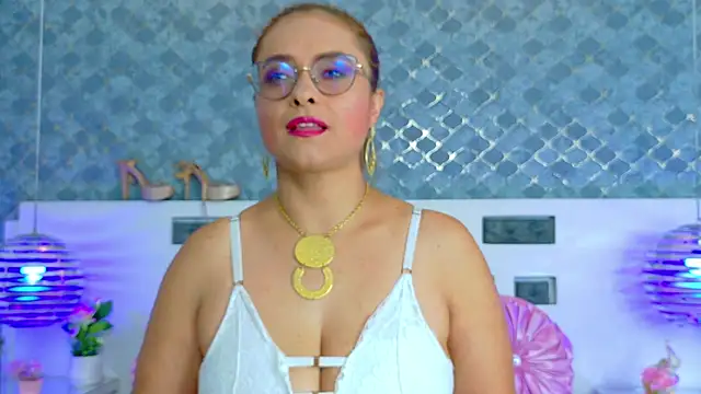 MarilynVega1 online show from September 11, 2025, 8:53 pm