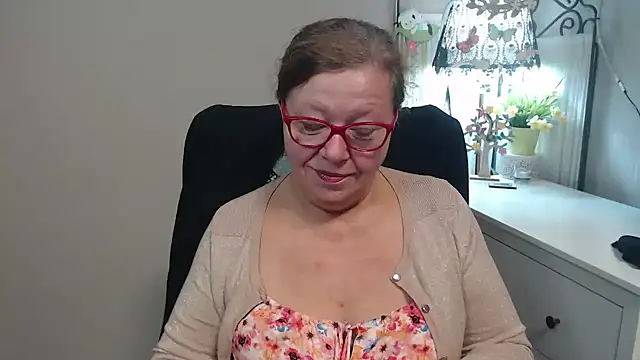 Adelewildx online show from September 24, 2025, 3:21 am