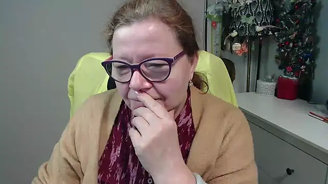 Snapshot of Adelewildx chatting on February 3, 2026, 3:59 am Adelewildx online show from February 3, 2026, 3:59 am