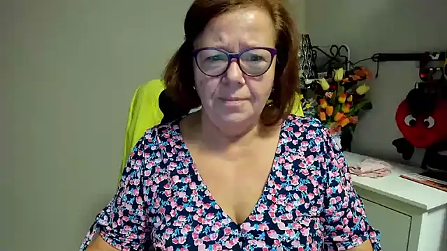 Adelewildx online show from July 29, 2026, 3:26 am