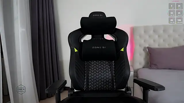 Snapshot of BestExtreme chatting on March 19, 2025, 11:03 pm BestExtreme online show from March 19, 2025, 11:03 pm