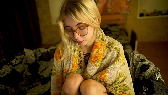 Allison Cuty online show from January 24, 2025, 10:51 pm