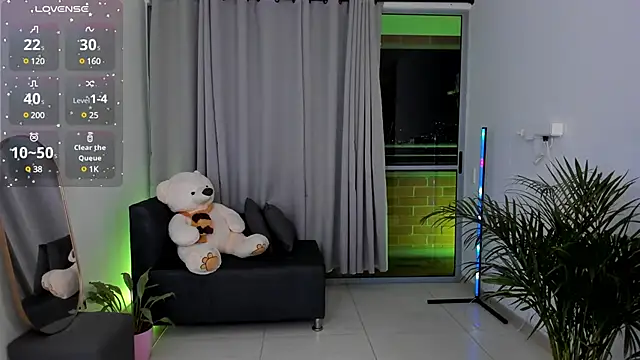 roxie gates  online show from January 27, 2025, 1:16 am