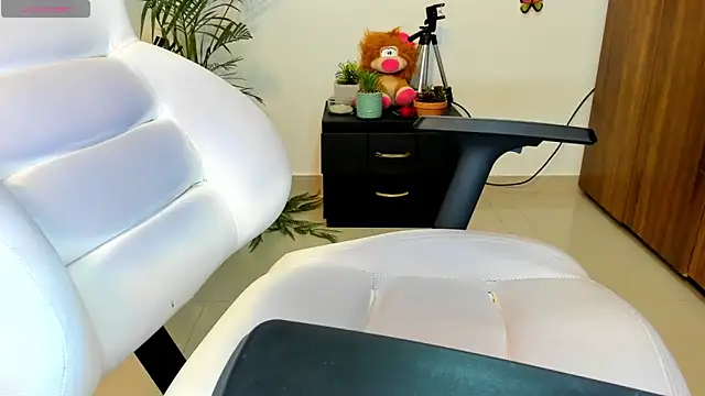 Snapshot of darsha_sahu chatting on February 25, 2025, 5:19 am darsha sahu online show from February 25, 2025, 5:19 am