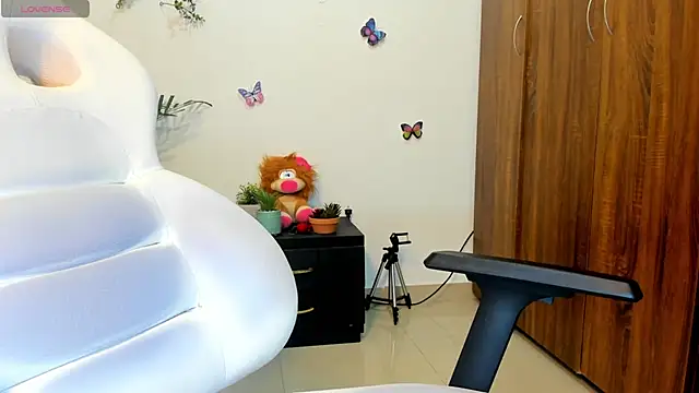 Snapshot of darsha_sahu chatting on March 18, 2025, 6:14 am darsha sahu online show from March 18, 2025, 6:14 am