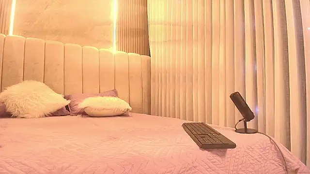 Snapshot of emyli_sw_ chatting on February 4, 2026, 3:12 am emyli sw online show from February 4, 2026, 3:12 am