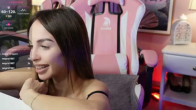 Snapshot of KirstenDanston chatting on December 7, 2024, 6:10 am KirstenDanston online show from December 7, 2024, 6:10 am