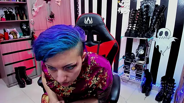 Snapshot of Mistress_Yelena chatting on March 20, 2025, 11:45 pm Mistress Yelena online show from March 20, 2025, 11:45 pm