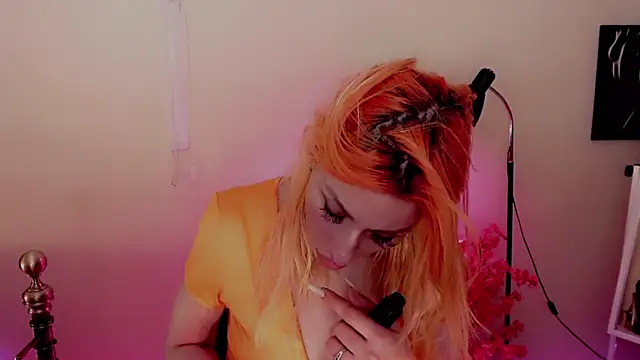 AnnieGOld  online show from December 28, 2024, 2:11 am