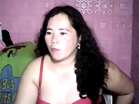 hotpusie 4u online show from November 12, 2025, 5:24 pm