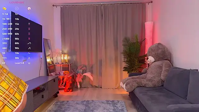 mikkixmeow online show from November 17, 2025, 11:05 am