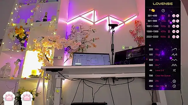 Snapshot of Elena-Marilyn chatting on May 4, 2026, 8:38 pm Elena-Marilyn online show from May 4, 2026, 8:38 pm