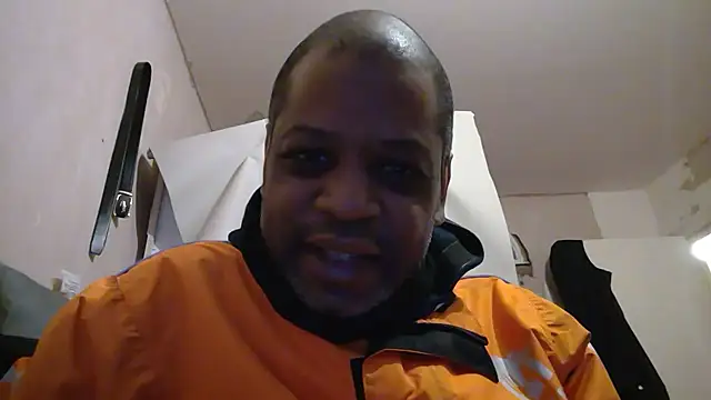 Snapshot of alfiebrown007 chatting on March 13, 2025, 10:32 pm alfiebrown007 online show from March 13, 2025, 10:32 pm