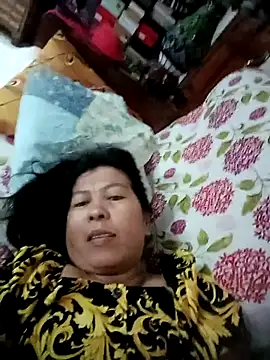 Snapshot of TropicalFlower chatting on February 11, 2026, 9:53 pm TropicalFlower online show from February 11, 2026, 9:53 pm