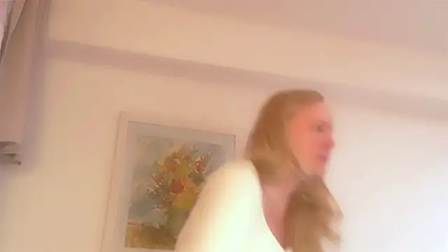 Sarah4you online show from February 22, 2025, 5:24 pm