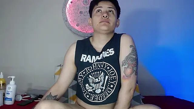 girl intense444 online show from December 17, 2024, 4:00 pm