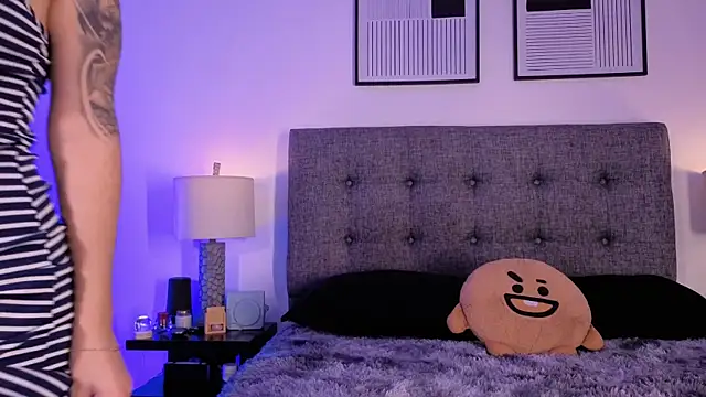 mandi4pole  online show from February 4, 2026, 11:09 pm