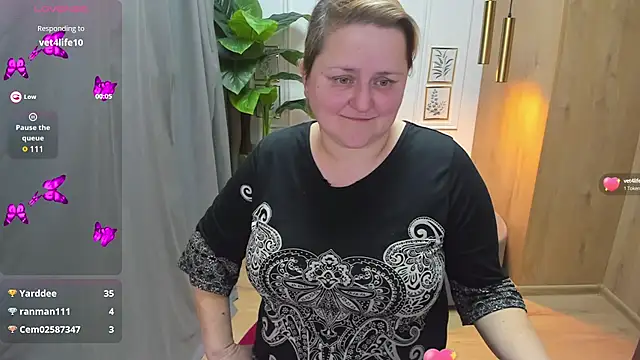 Snapshot of ScarlettSoft chatting on December 17, 2024, 12:00 pm ScarlettSoft online show from December 17, 2024, 12:00 pm