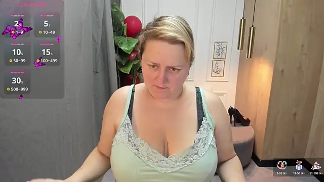 Snapshot of ScarlettSoft chatting on November 11, 2025, 5:40 am ScarlettSoft online show from November 11, 2025, 5:40 am