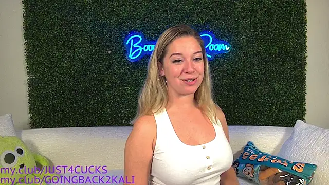 boomboomr00m online show from September 26, 2025, 2:10 pm