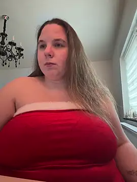 AureliaWinter online show from December 17, 2025, 9:04 am