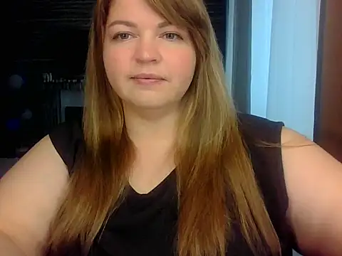 Snapshot of cute__cherry chatting on June 3, 2026, 11:35 am cute cherry online show from June 3, 2026, 11:35 am