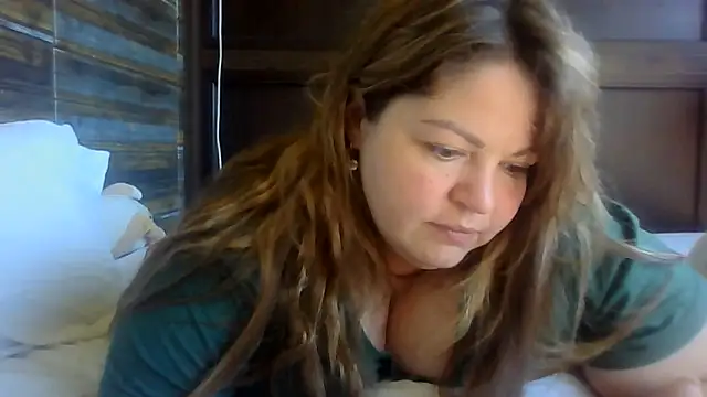 Snapshot of cute__cherry chatting on June 19, 2026, 6:29 am cute cherry online show from June 19, 2026, 6:29 am