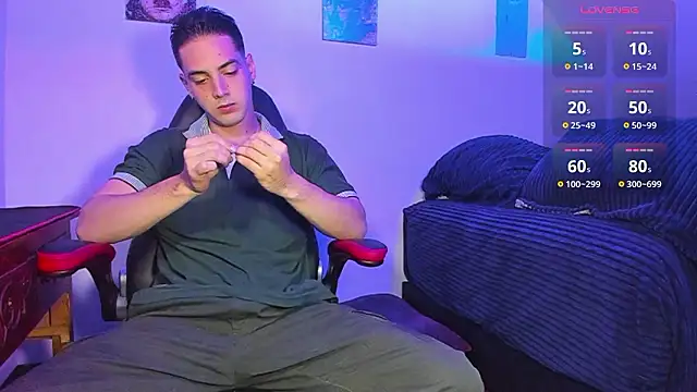 Alex smith00 online show from December 7, 2024, 10:28 pm