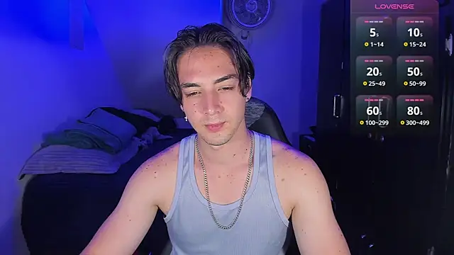 Alex smith00 online show from September 18, 2025, 7:27 pm