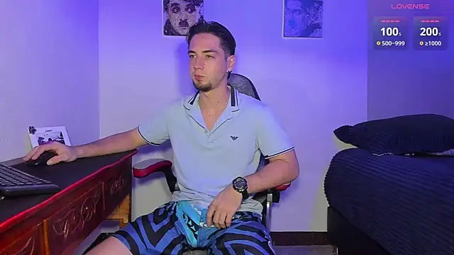 Alex smith00 online show from October 17, 2025, 10:56 pm